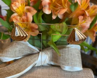 #71 - 14kt yellow gold earrings Art Deco 1.95 Dwt $275