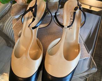 #61 - Chanel shoes ladies sz 41 - 9.5 - vintage - very good condition almost not worn. $150