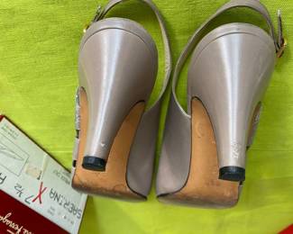 #97 -$50 Salvatore Ferragamo  pumps Nanbuck Calf leather Size 8 