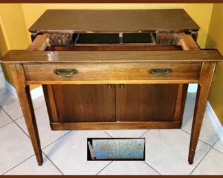 Mid Century Modern Dining Table/Credenza, Extendomatic by Saginaw Furniture; Comes with the Extra Leaves 