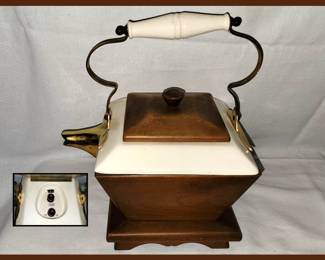 Mid Century Guild Teapot Radio