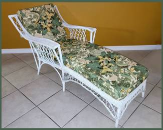 Vintage Wicker Chaise with Beautiful Vintage Cushions, it had been covered so it's in excellent condition