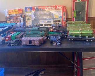 Lionel prewar trains and supplies 