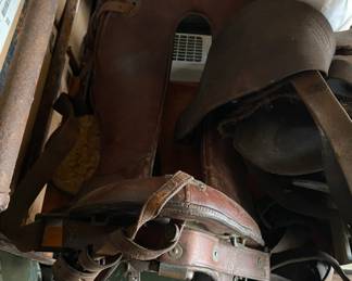 Old U.S. Military Saddle (Very Good Condition)