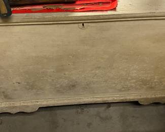 Early Blanket Chest with Thin Wide Dovetails