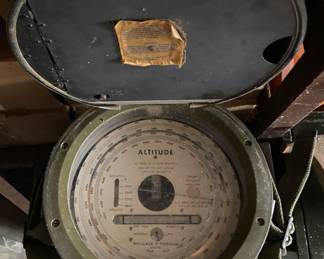 Wallace & Tiernan Altimeter with Strap and Case