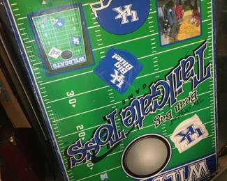 UK Tailgate corn hole game!