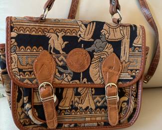 BROWN PURSE MADE IN ITALY LEATHER 

