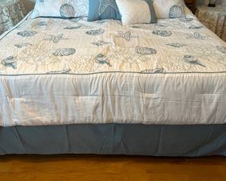 KING SIZE BED INCLUDES:
MATTRESS
HEADBOARD
DRESSER WITH MIRROR
ARMOIRE
BENCH WITH DRAWERS