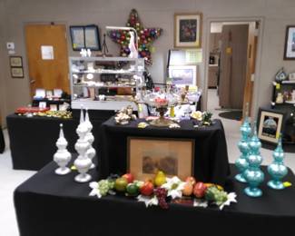 Front and center is a Wallace Nutting color print.