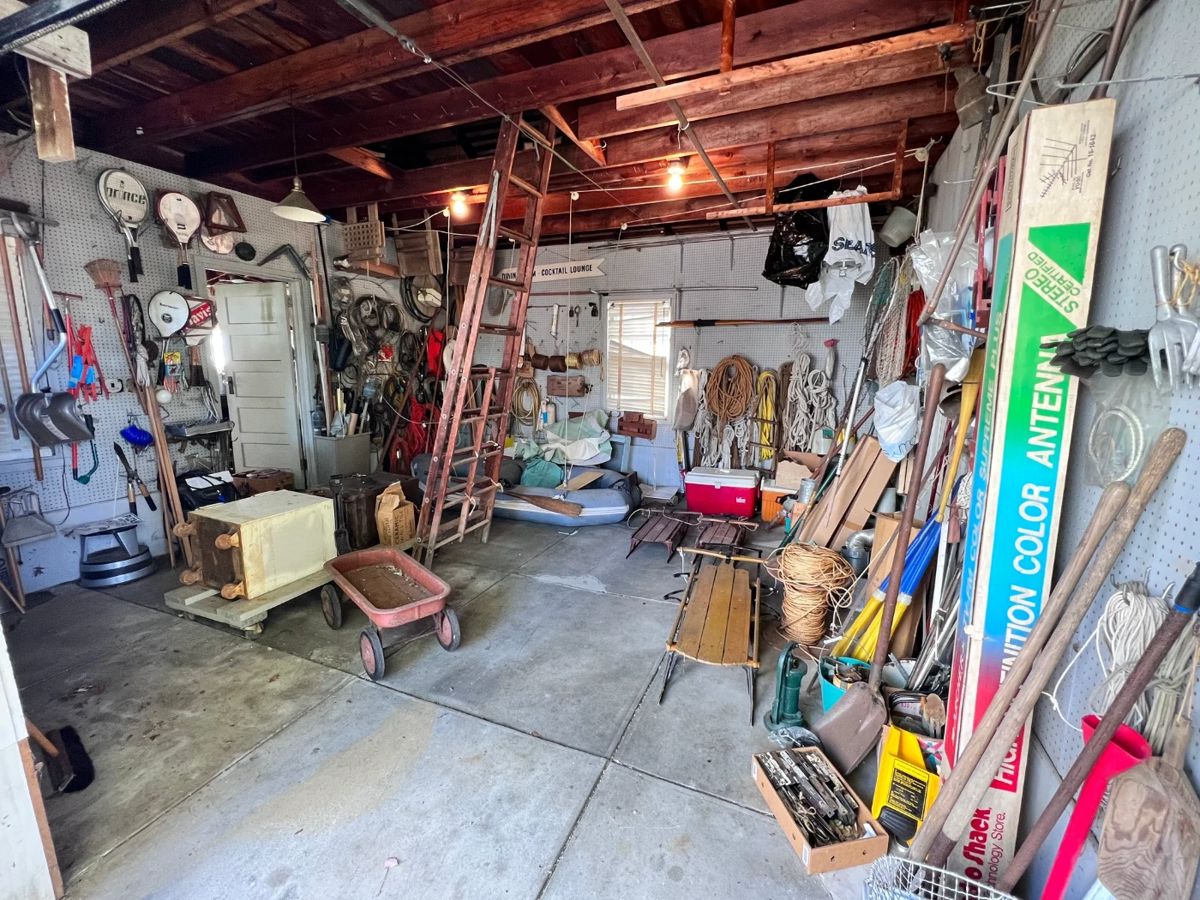 Contents of Historic Brightwaters NY Garage... starts on 11/27/2023