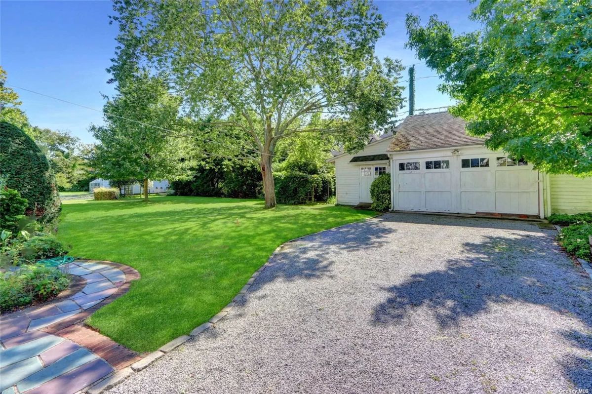 Contents of Historic Brightwaters NY Garage... starts on 11/27/2023