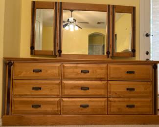 Bedroom Set: 9-Drawer Dresser w 3-Part Mirror, 2 Nightstands