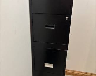 4 drawer file cabinet w/key