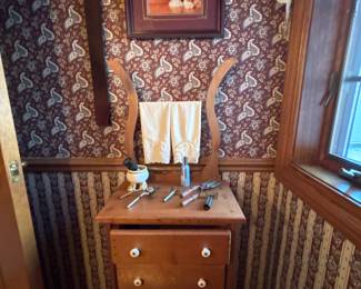 Antique wash stand pine wood
Handmade no hardware except pulls
2 drawers, cabinet and wash towel holder
18x11x31