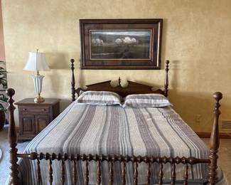 Earthen Allen Classic Heritage Manor Queen Pediment Poster bed
Solid Nutmeg Maple
Wood frame
Mattress and  Boxspring included 