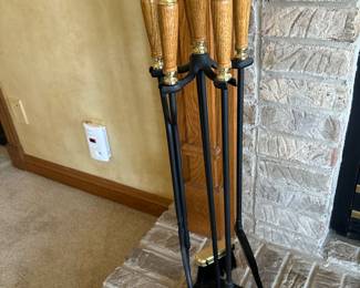 6 pc metal and oak handled
Fireplace tool set