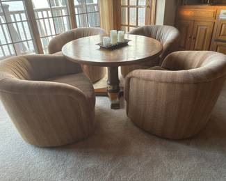 Vintage Solid oak and Brass adjustable table
Card table height 44x44x25

Vintage 4 barrel chairs w/metal swivel bases