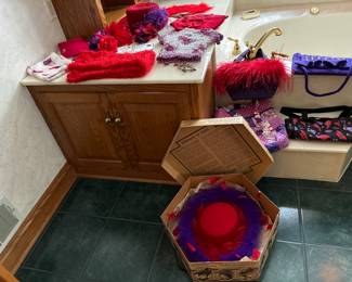 Red Hat Lady Assessories