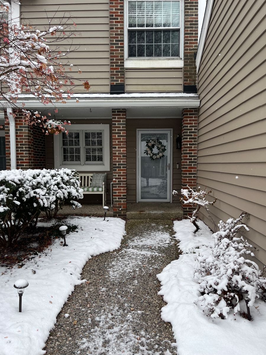 Kellie’s Blue Moon Estate Sale in Haslett starts on 12/8/2023