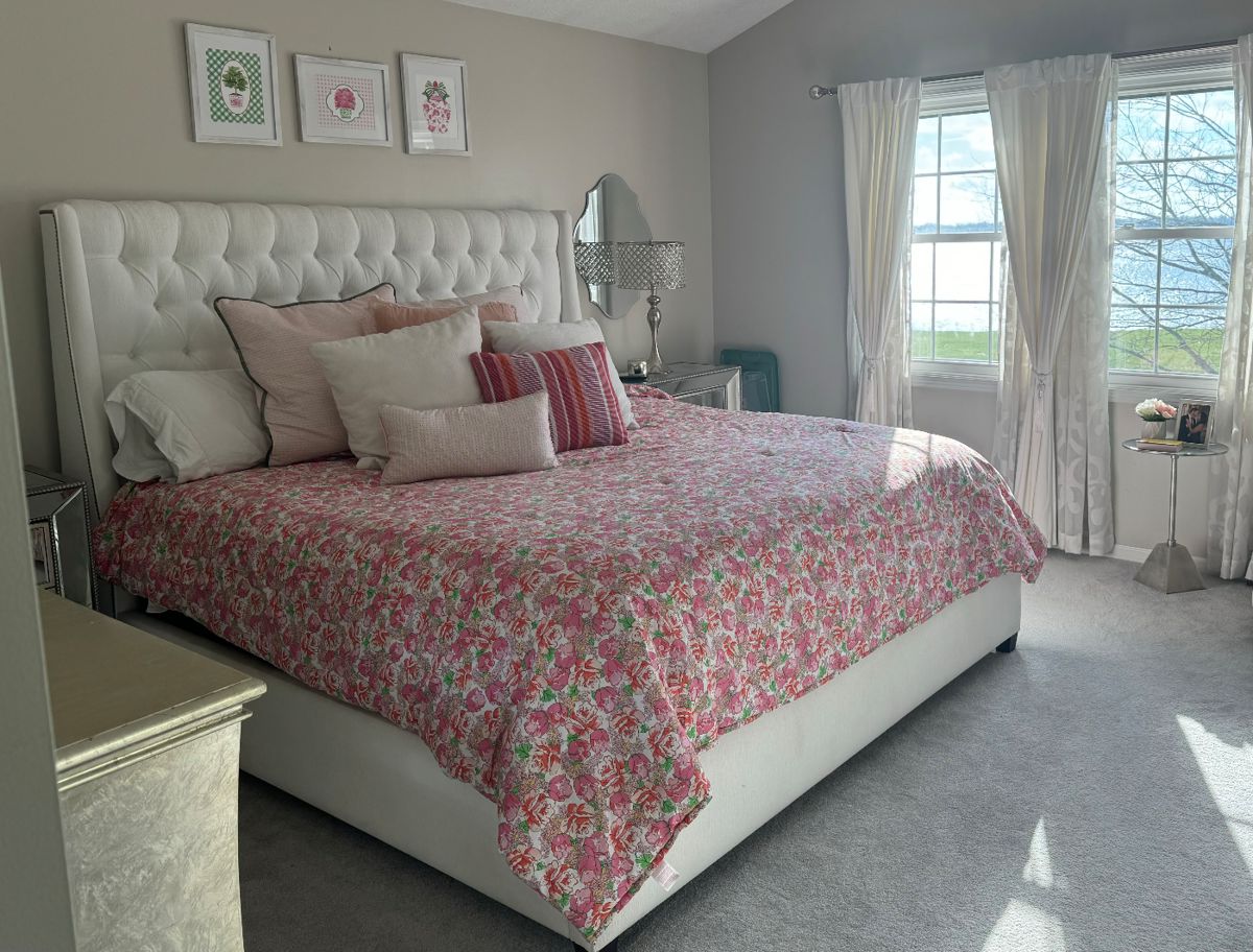 Beautiful King Size Bed and all the Linens