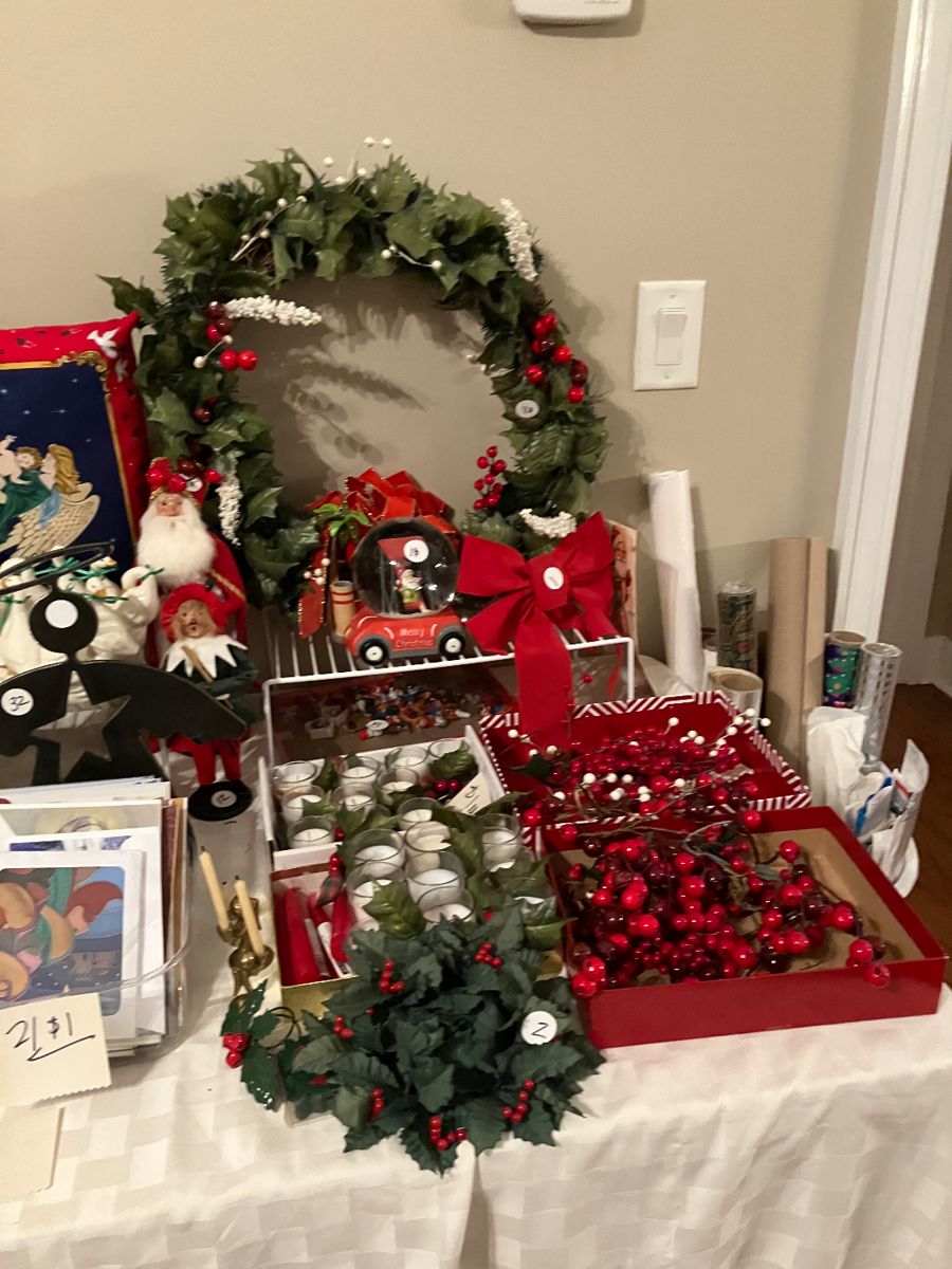 SLOB SISTERS PRESENTA HOLLY JOLLY ESTATE SALE starts on 12/1/2023