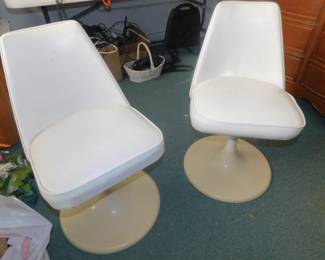 Pictures Of MCM Saarinen Style Tulip Chairs