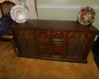 Vintage Console Stereo Cabinet Console