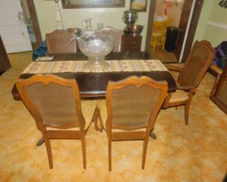 Vintage Mahogany Dining Table With 6 Chairs