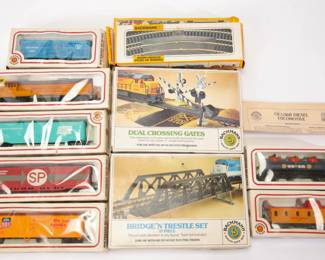 Bachmann train set in boxes