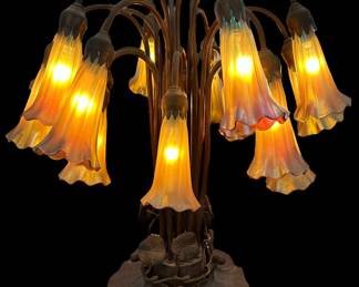 TIFFANY Style 18 Tulips Lamp with Bronze Lily Pad Base