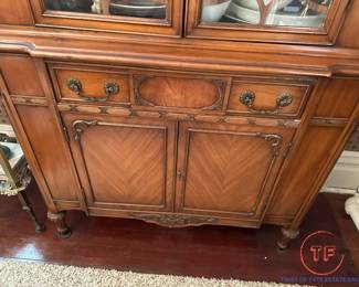 Vintage BERNHARDT Carved Wood Dining Room Table Set