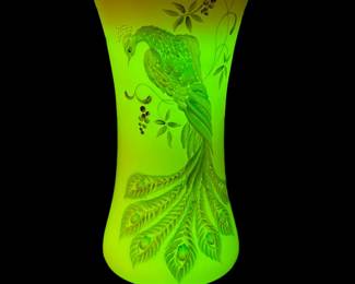 FENTON Limited Edition Regal Peacock Burmese Glass Vase