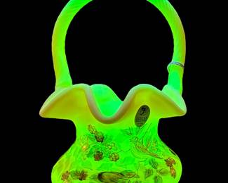 FENTON Limited Edition Song Sparrow Burmese Vase