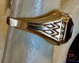 10K GOLD Ring with Garnet