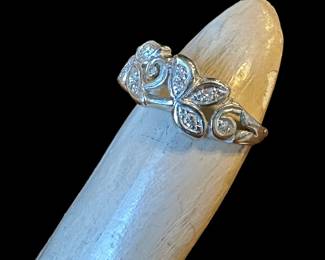 14K GOLD and Diamond(s) Ring