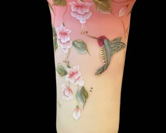 FENTON Burmese Hand Painted Connoisseur Collection 2002 Limited Edition (936/2500) Hummingbird Vase
