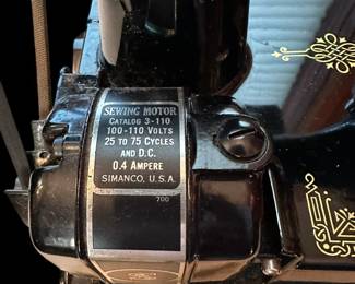 1937 Singer FEATHERWEIGHT Model 221