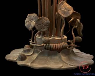 TIFFANY Style 18 Tulips Lamp with Bronze Lily Pad Base