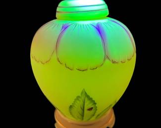 FENTON Limited Edition Daisy Ginger Jar