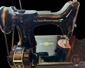 1937 Singer FEATHERWEIGHT Model 221