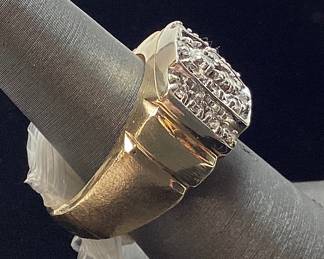 10KT GOLD DIAMOND RING 14.3g, SIZE 11