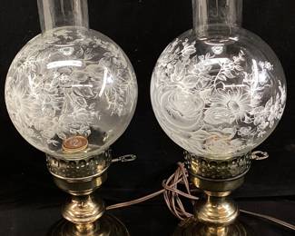  PAIR OF LAMPS w WHITE FLORAL LAMP