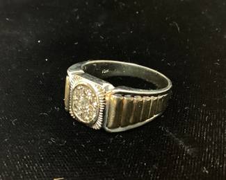 10kt GOLD & DIAMONDS RING, 10.6g, SIZE 12.5