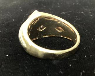 10kt GOLD, DIAMONDS & BLUE SAPPHIRE RING, 8.8g, SIZE 10.5