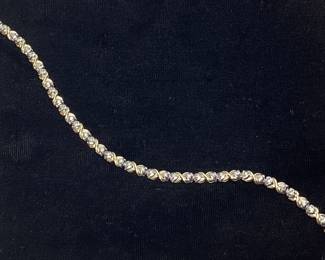 10KT GOLD DIAMOND BRACELET, 6.8g