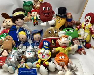 ASSORTED COLLECTIBLE PLUSH DOLLS, HECKERS FLOUR, HERSHEY'S REESES, SERTA, ESKIMO PIE, PENN DAIRY MAID, 3 STOOGES, DQ BLIZZARD, BOYDS BEARS, DYNASTY DOLLS, MR. PEANUT, M&M, FAMOUS POTATO, RONALD MCDONALD,