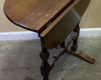VTG. DROP LEAF SIDE TABLE