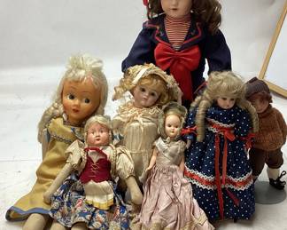  ASSORTED COLLECTIBLE PLUSH DOLLS, HECKERS FLOUR, HERSHEY'S REESES, SERTA, ESKIMO PIE, PENN DAIRY MAID, 3 STOOGES, DQ BLIZZARD, BOYDS BEARS, DYNASTY DOLLS, MR. PEANUT, M&M, FAMOUS POTATO, RONALD MCDONALD,