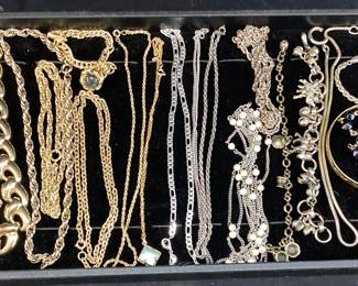 COSTUME JEWELRY NECKLACES